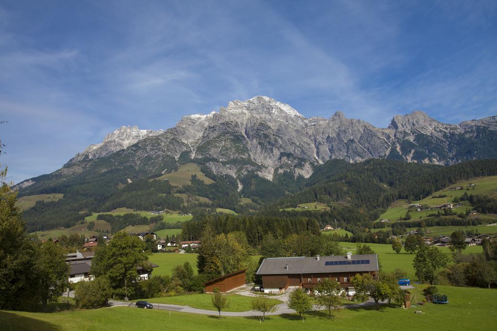 Ferienwohnung John Seymour Leogang Szoba fotó